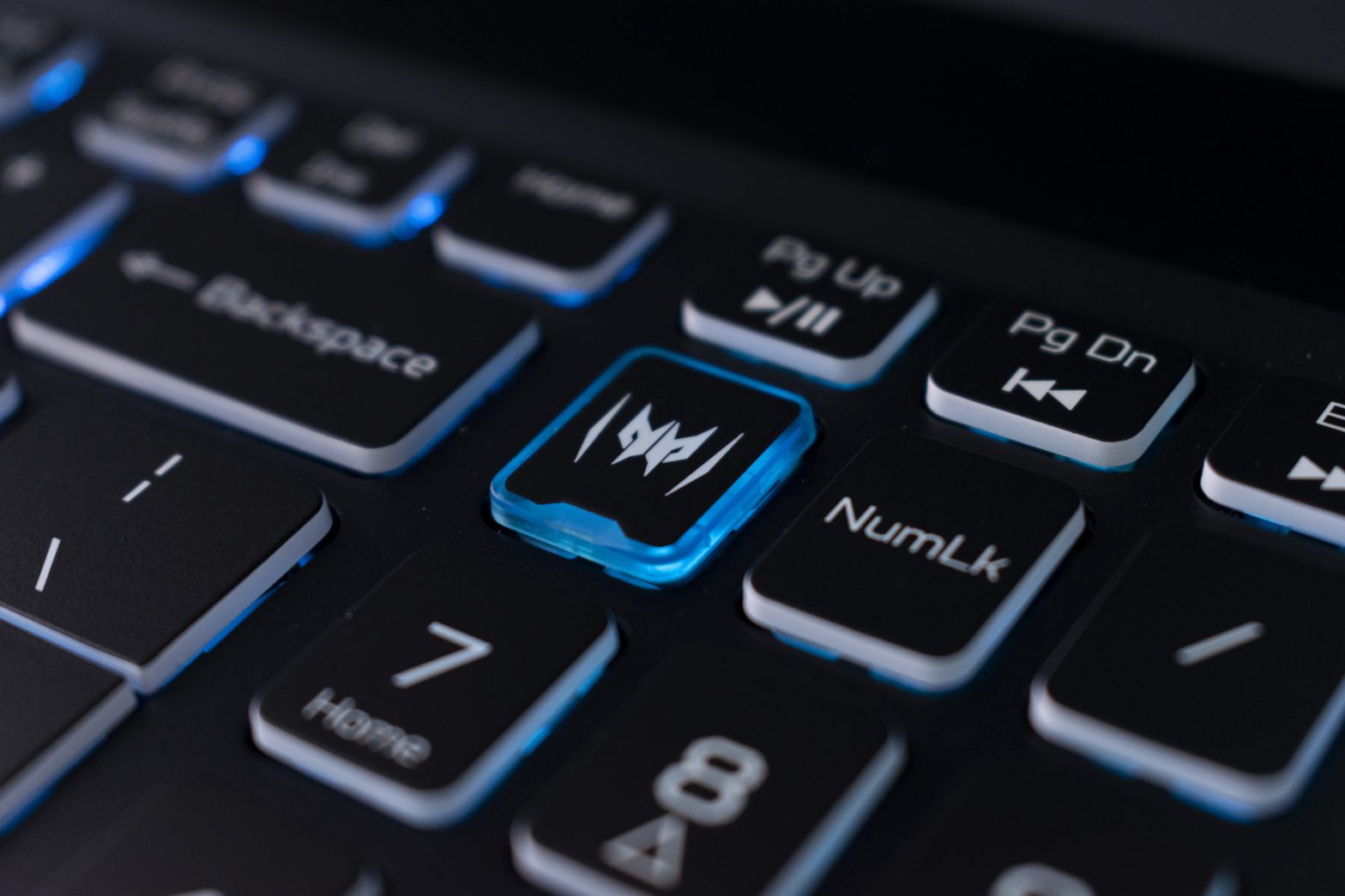 Acer Predator Helios 300 15 2019 (PH315-52) review